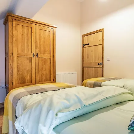 Meadowsweet * Whitby